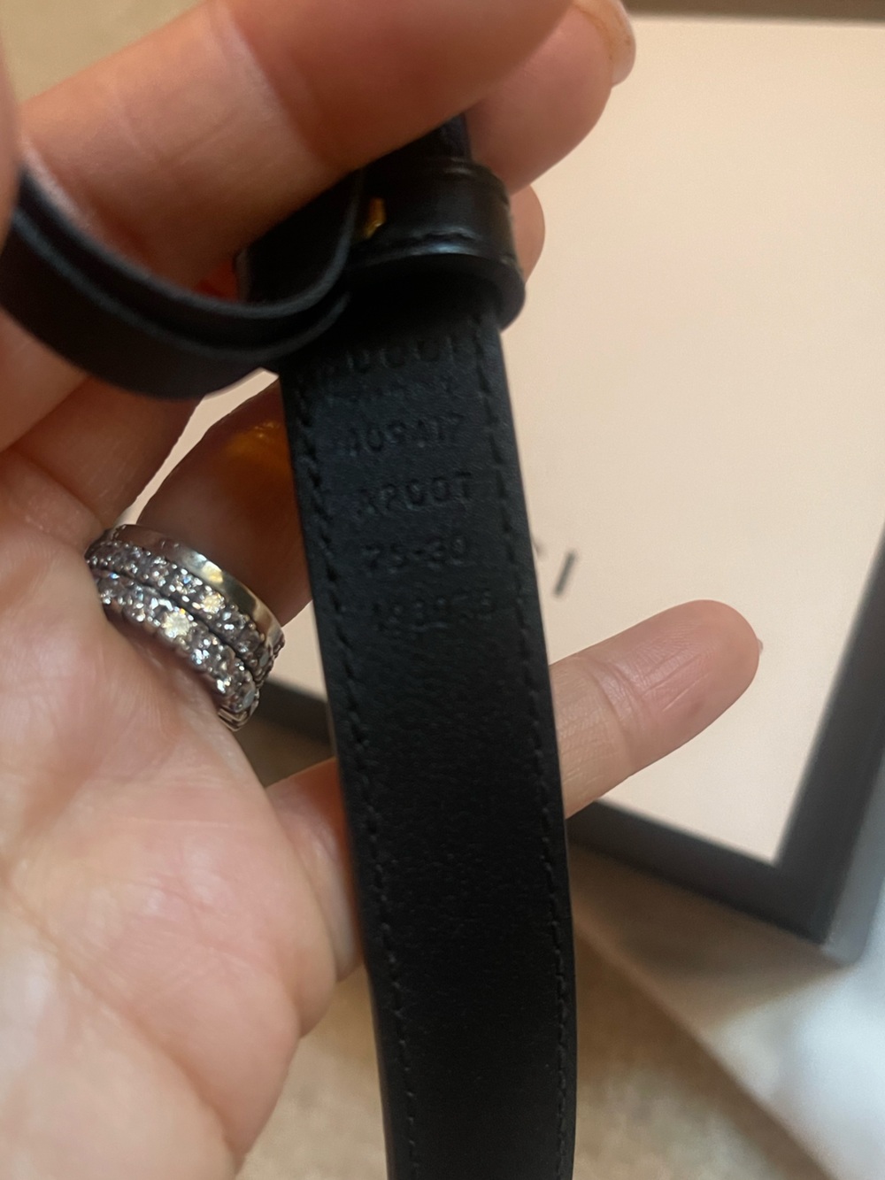 Gucci Black Leather Belt with Gold Interlocking G Buckle - Picture 3 of 3